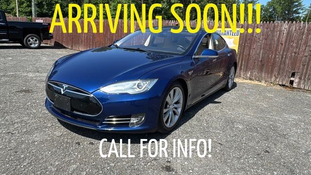 2015 TESLA Model S