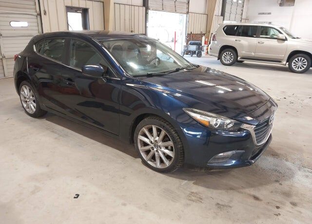 2017 MAZDA Mazda3