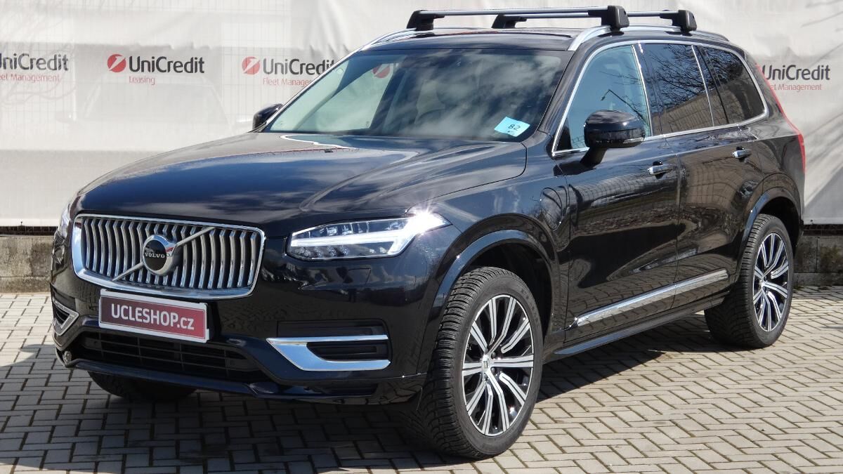 2022 VOLVO S90