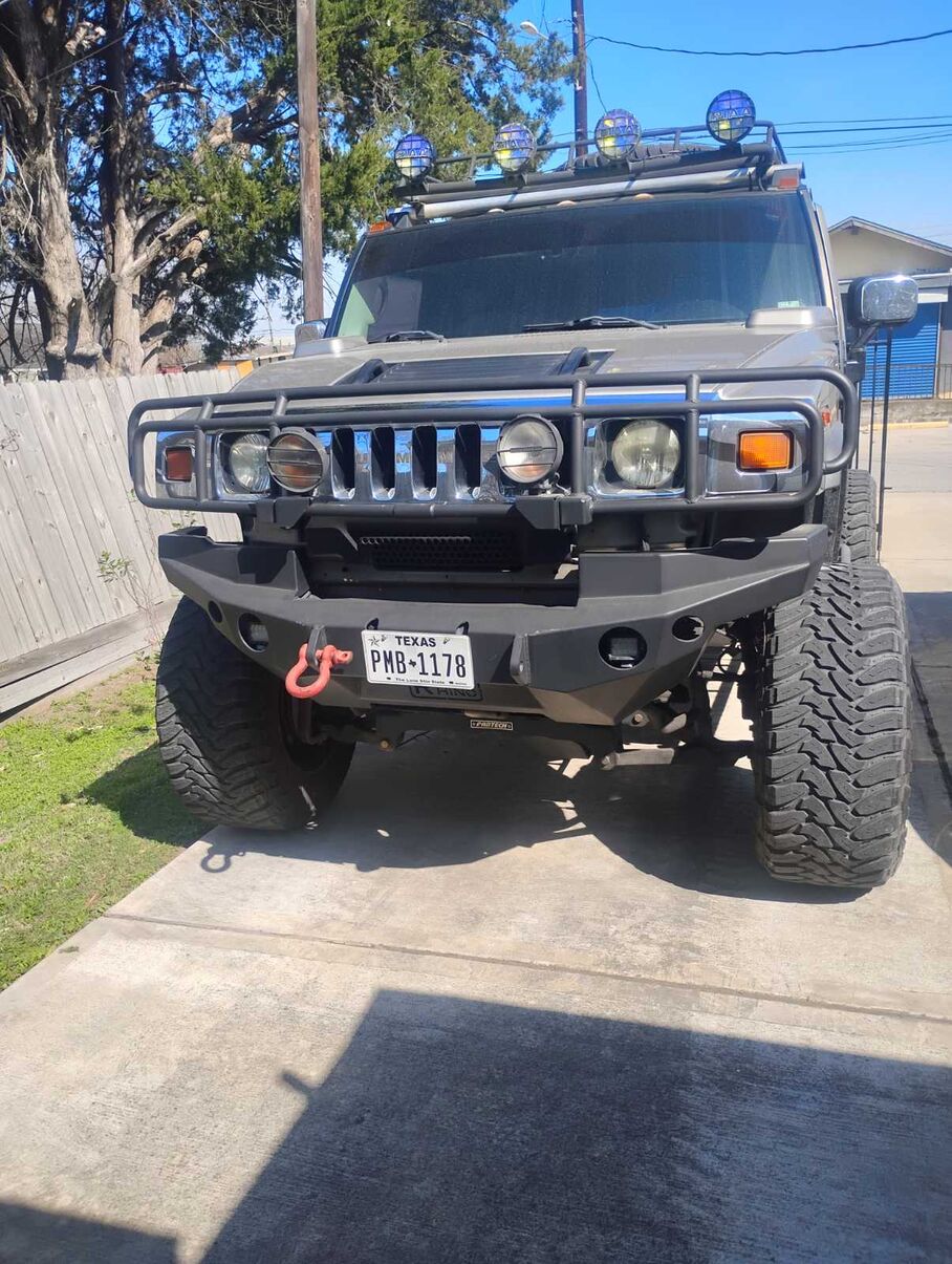 2004 HUMMER H2