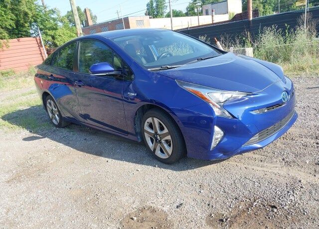 2017 TOYOTA PRIUS