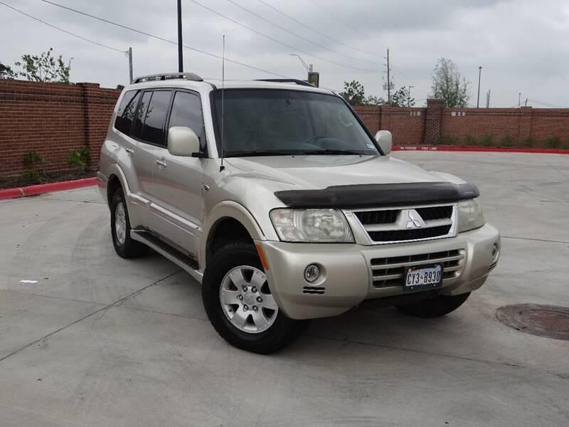 2004 MITSUBISHI Montero