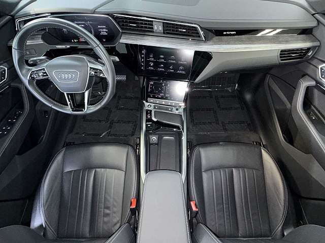 2024 Audi Q8