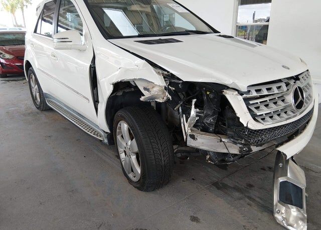 2011 MERCEDES-BENZ M-Class