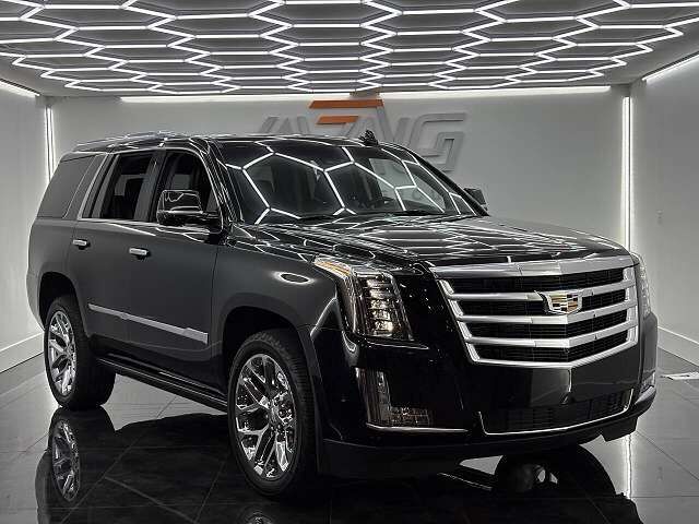 2017 CADILLAC Escalade