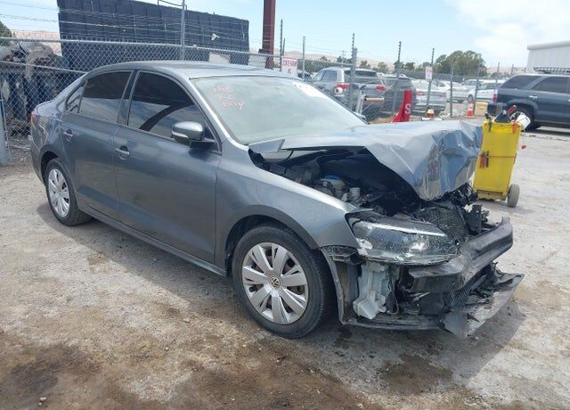 2012 VOLKSWAGEN Jetta