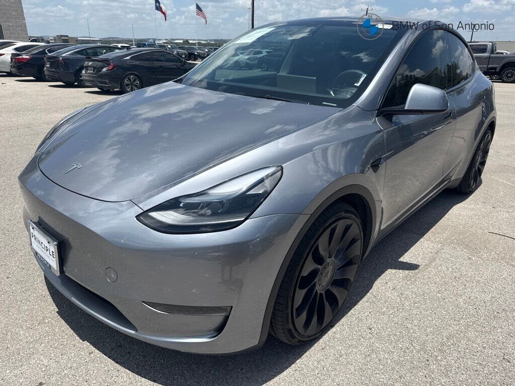 2024 TESLA Model Y