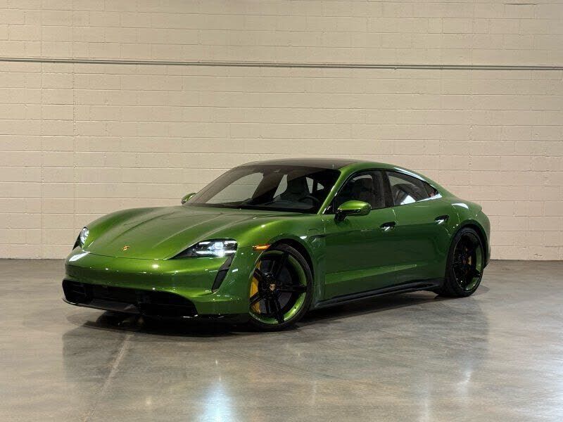 2022 PORSCHE Taycan