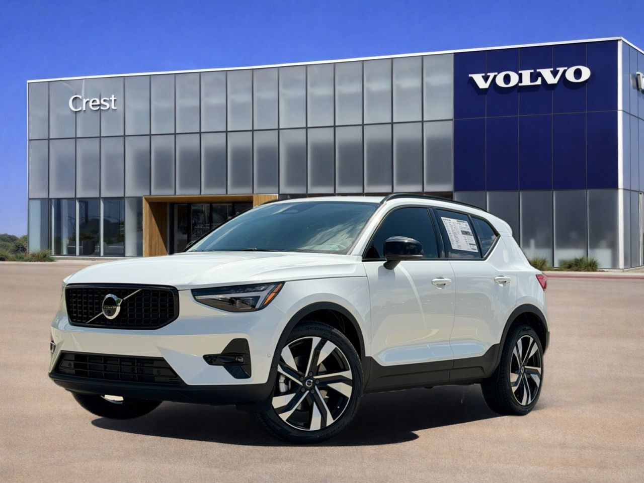 2026 VOLVO XC40