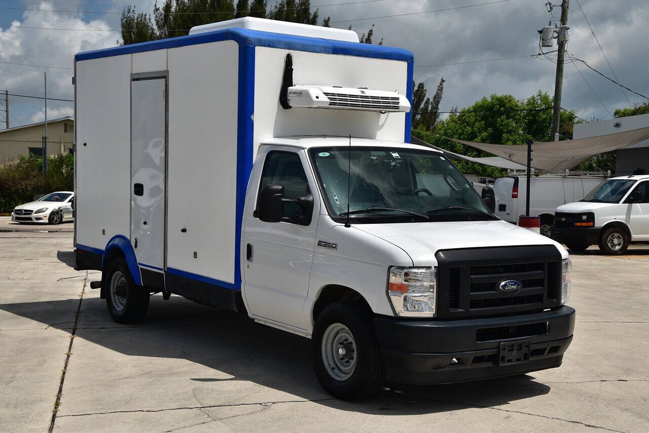 2023 FORD E-350