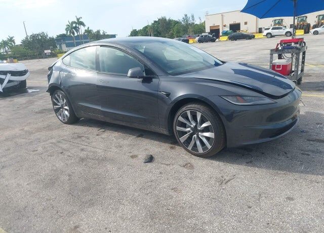 2025 TESLA Model 3