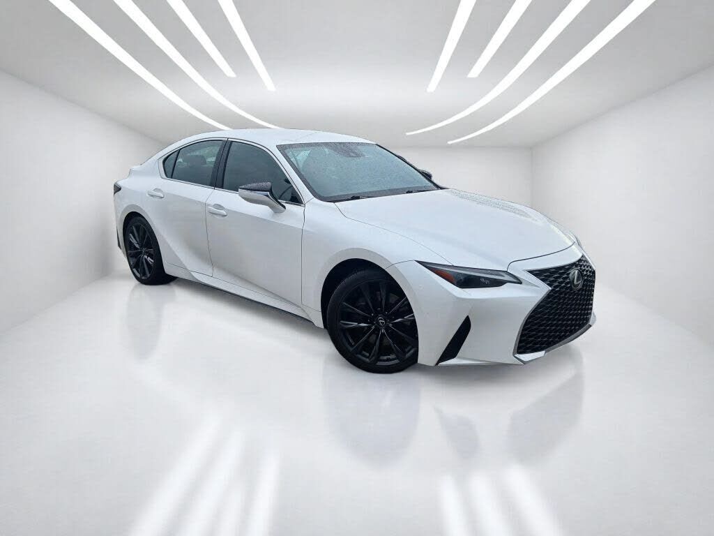 2021 LEXUS IS