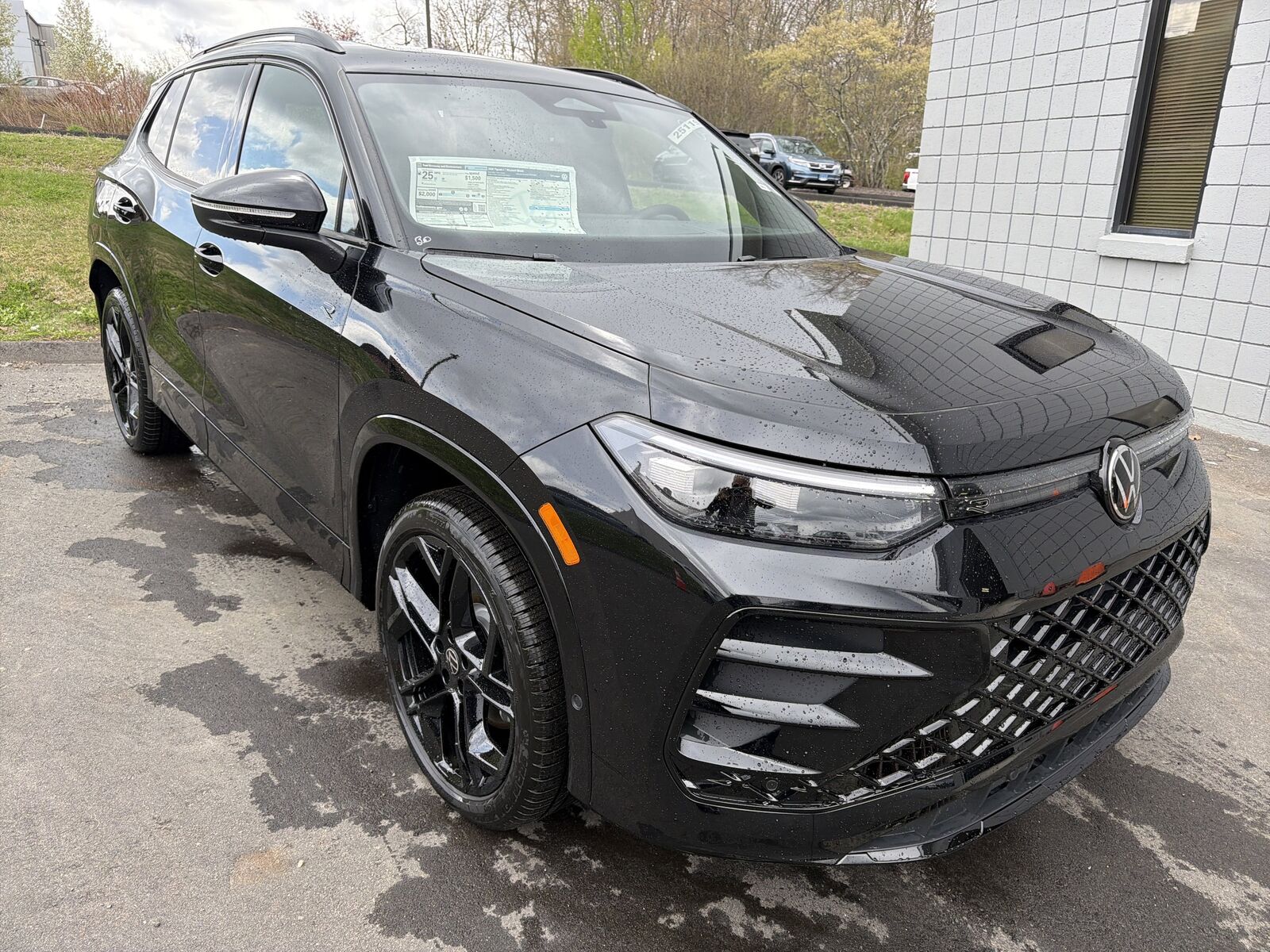 2026 VOLKSWAGEN Tiguan