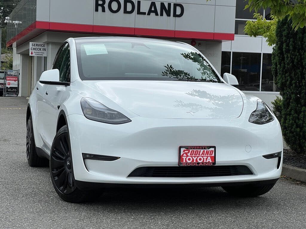 2023 TESLA Model Y