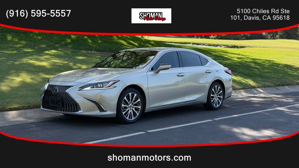 2019 LEXUS ES