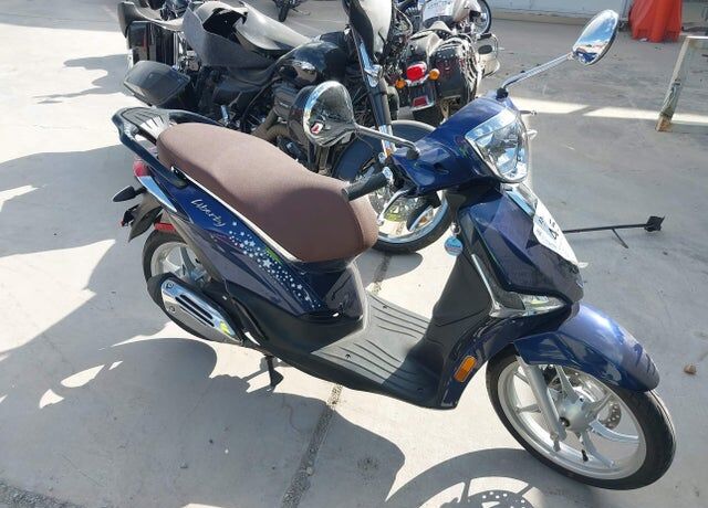 2023 PIAGGIO AND VESPA LIBERTY