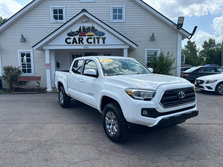 2017 TOYOTA Tacoma
