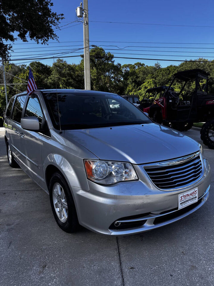 2012 CHRYSLER Town and Country
