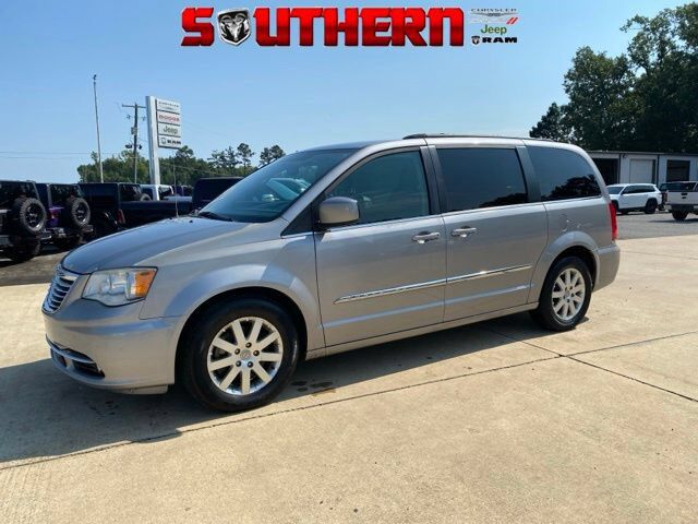 2016 CHRYSLER Town and Country