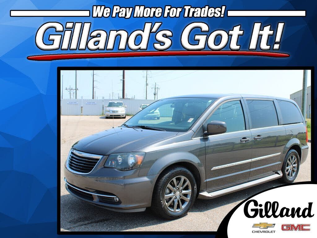 2016 CHRYSLER Town and Country