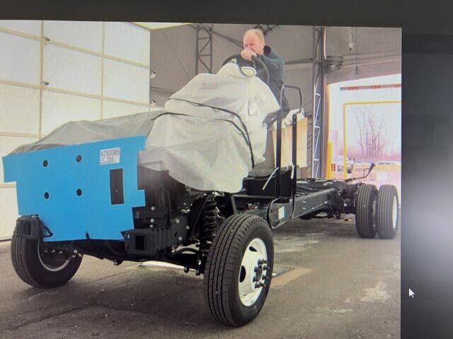 2027 FORD E-450