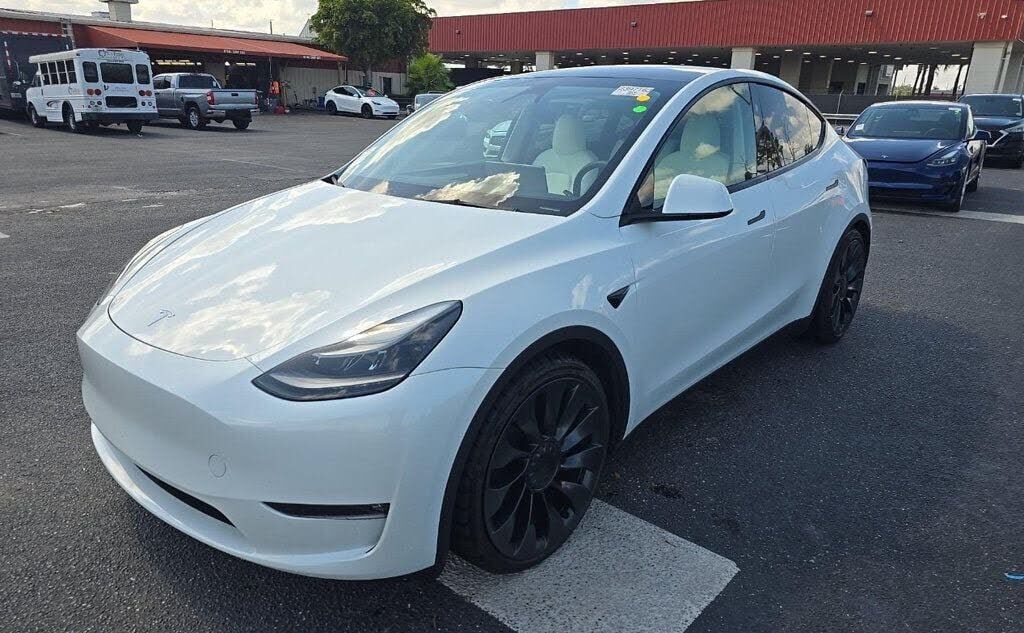 2023 TESLA Model Y