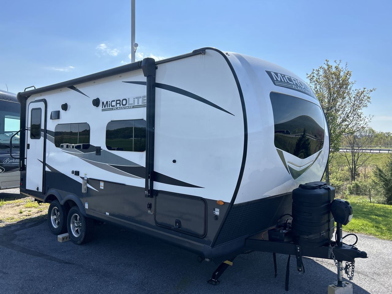 2024 FOREST RIVER Flagstaff Lite Weight Trailers