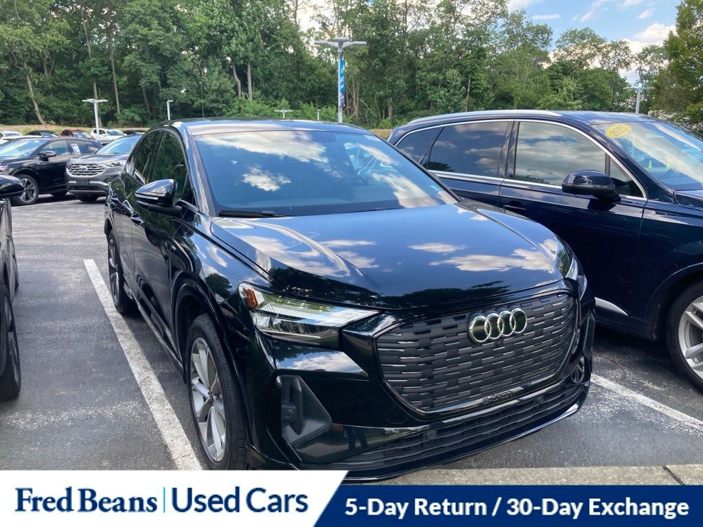 2022 AUDI Q4