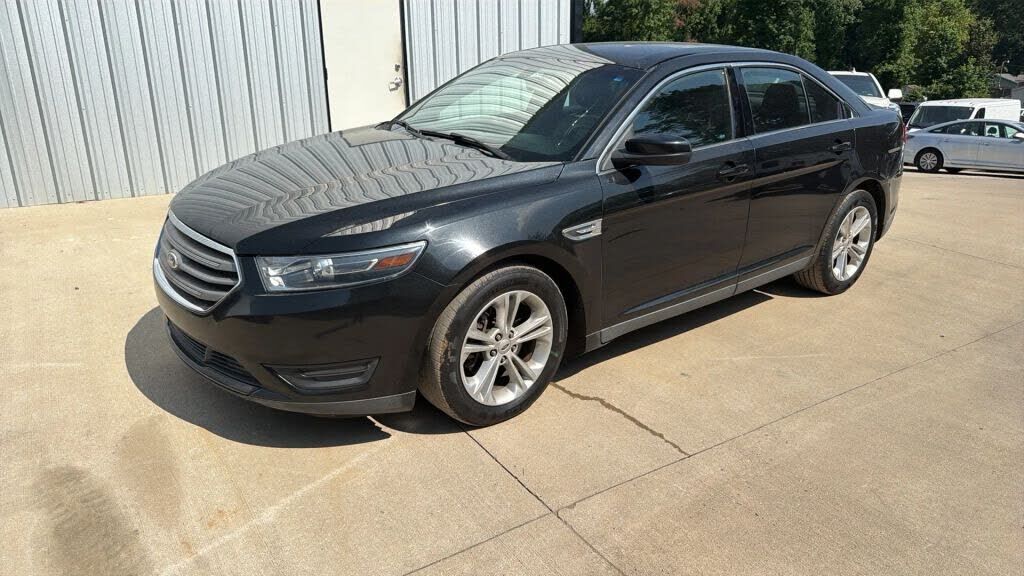2015 FORD Taurus