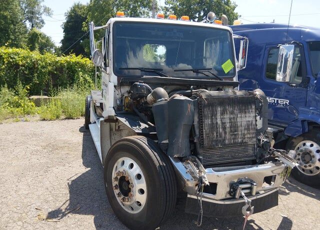 1998 FREIGHTLINER FL70