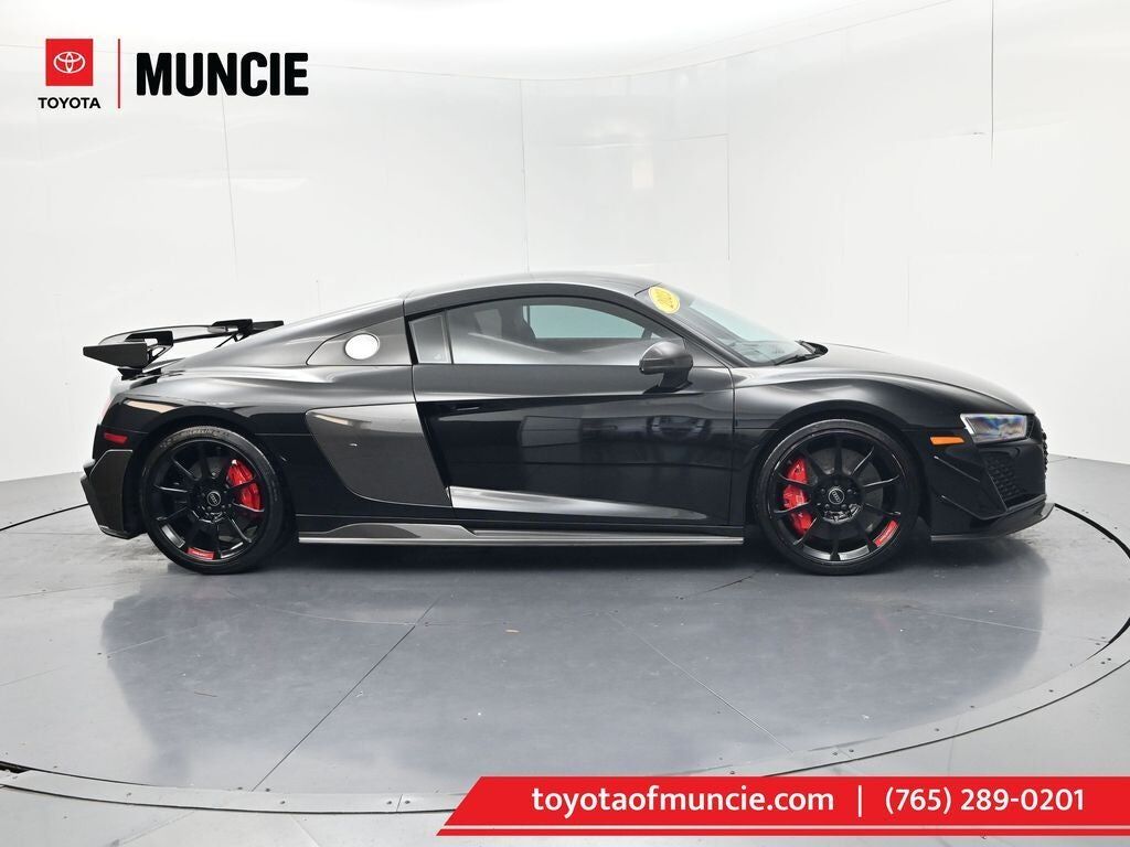 2023 AUDI R8