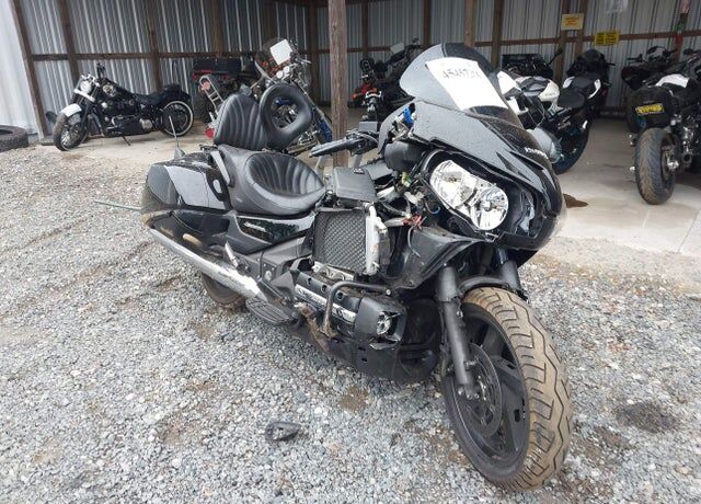 2013 HONDA GL1800