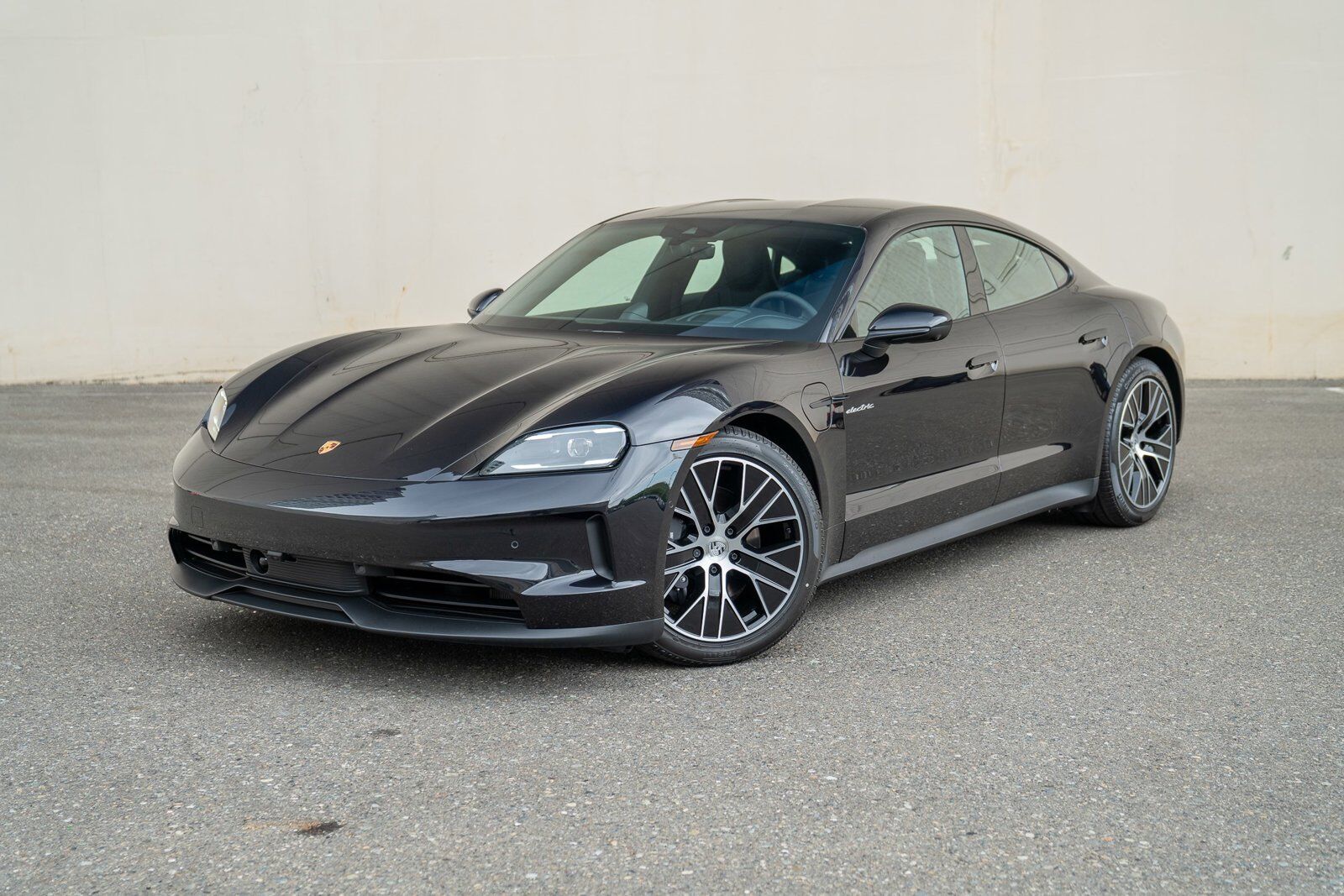 2025 PORSCHE Taycan