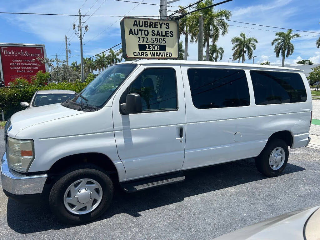2011 FORD E-350