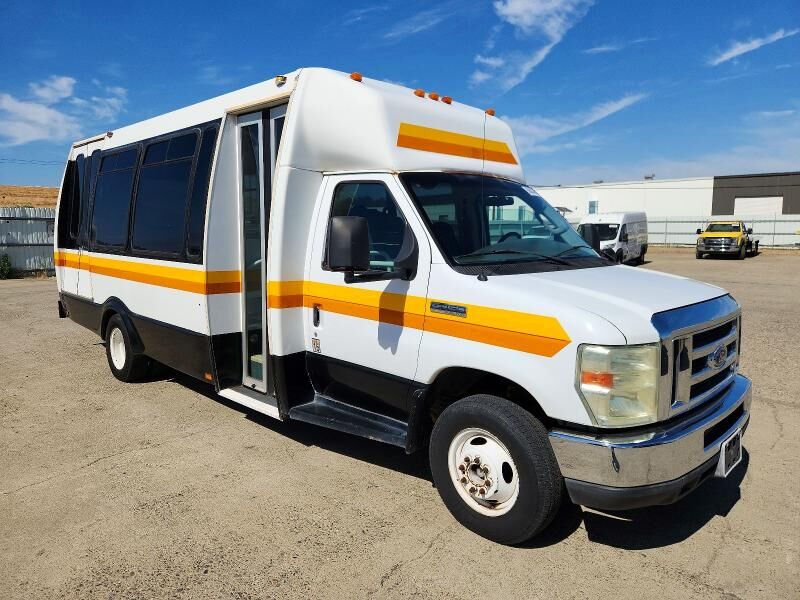 2008 FORD E-450