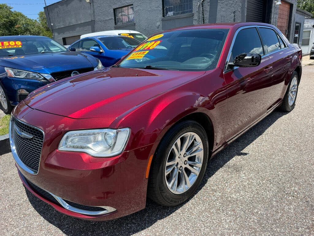 2019 CHRYSLER 300