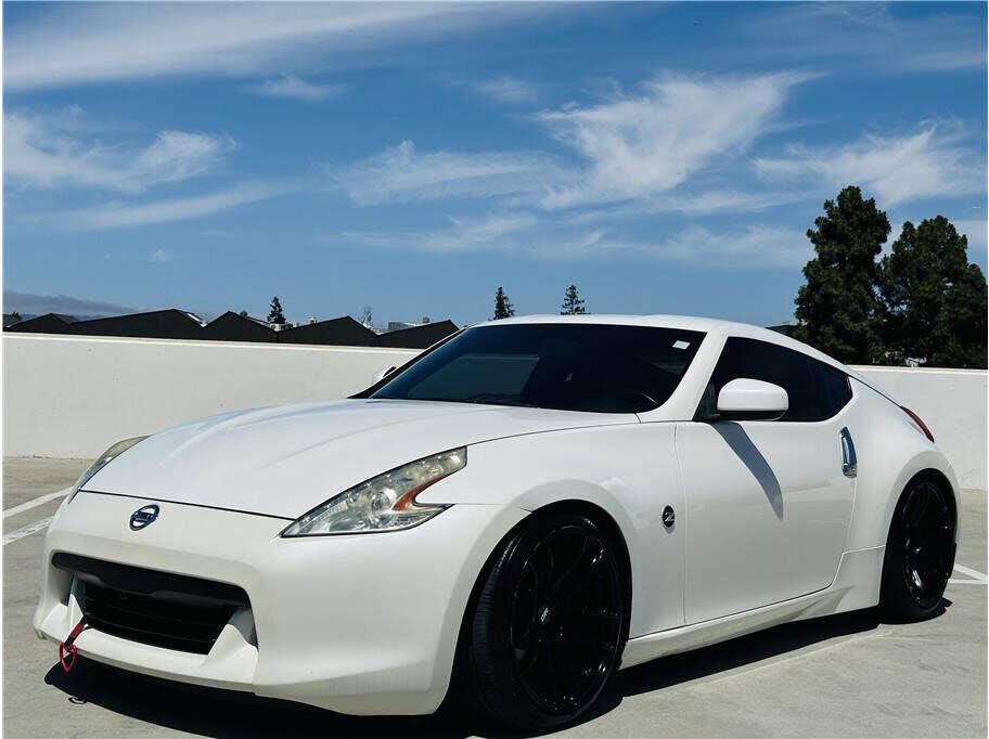 2011 NISSAN 370Z