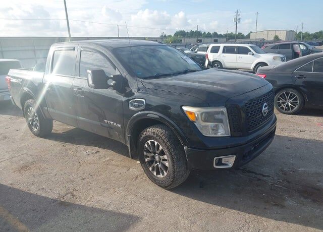 2017 NISSAN Titan