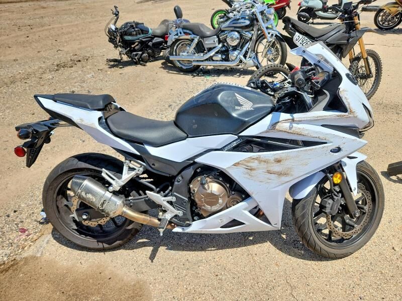 2016 HONDA CB
