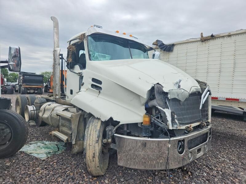2017 MACK CXU