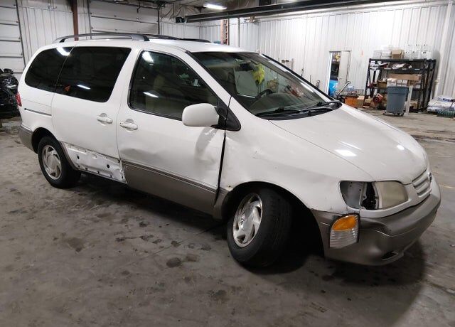 2002 TOYOTA Sienna