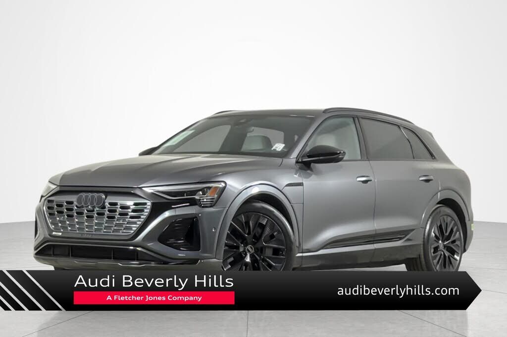 2024 AUDI Q8