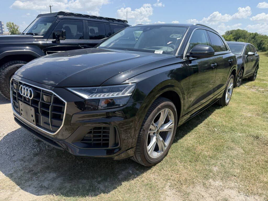 2023 AUDI Q8