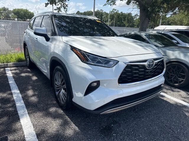2022 TOYOTA Highlander