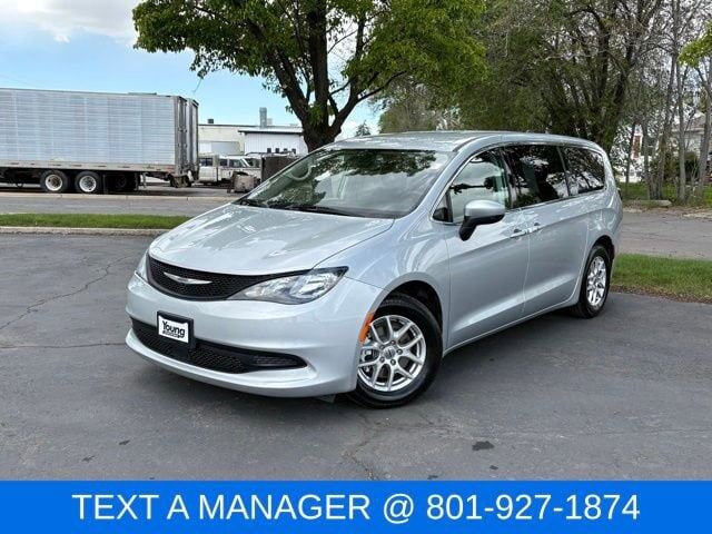 2023 CHRYSLER Voyager