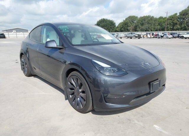2024 TESLA Model Y