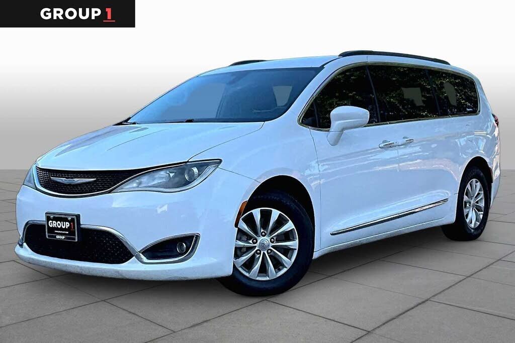 2017 CHRYSLER Pacifica