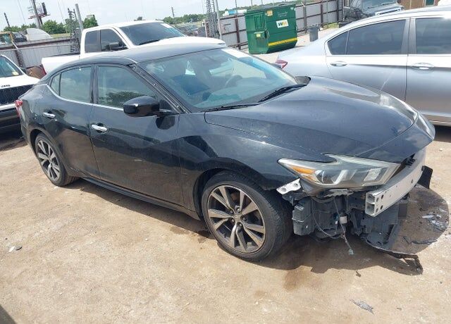 2017 NISSAN Maxima