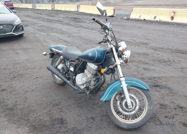 1999 SUZUKI GZ250