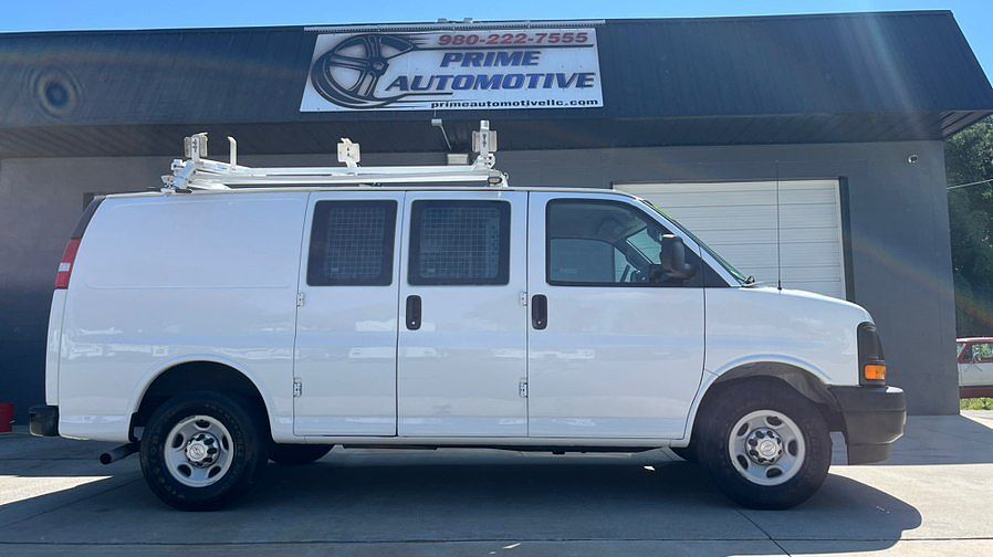 2017 CHEVROLET Express
